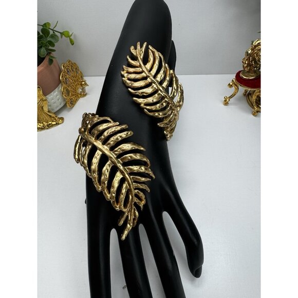 ZARA Areca Leaf Coiled Bracelet Gold Tone Textured Statement Cuff - Picture 2 of 11